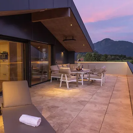 Fesh Living شقة *